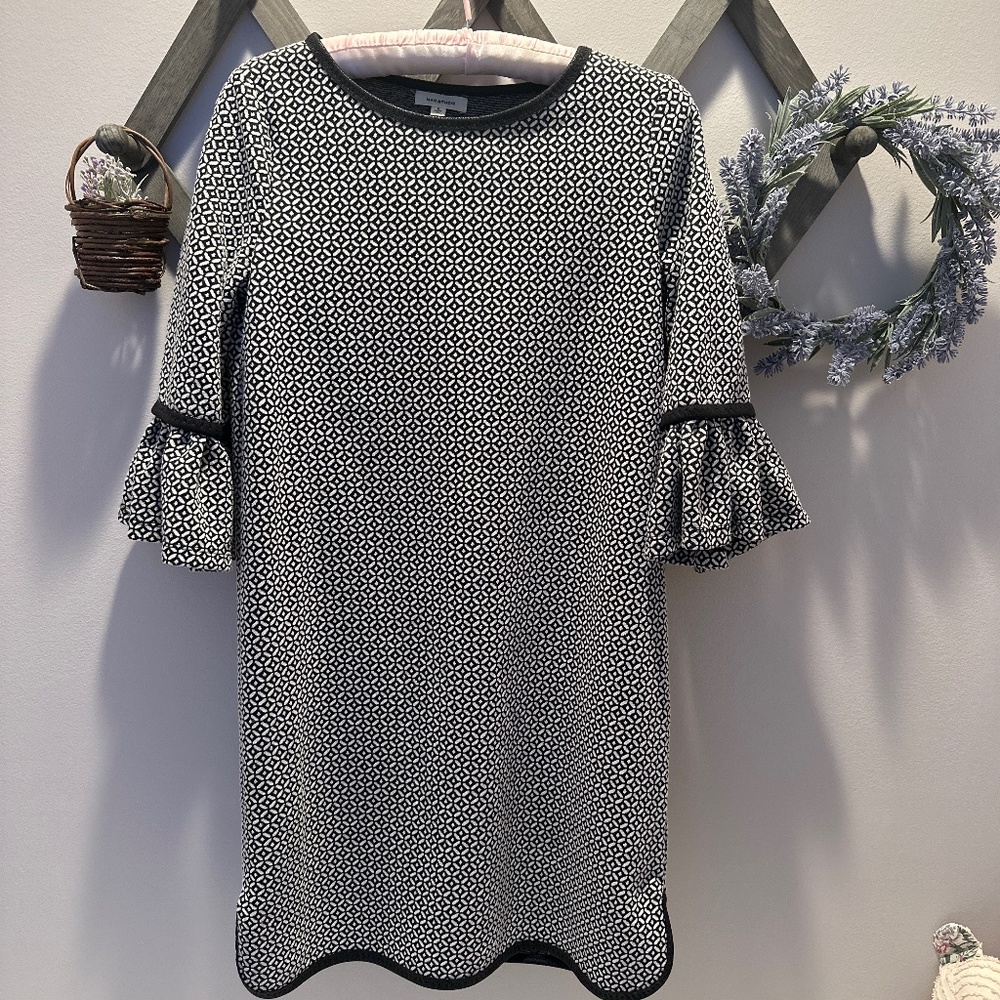 Max Studio Ruffle Sleeve Printed Dress Size Small NWOT